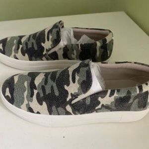 Steve Madden Gills Sneakers